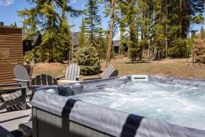Four-Bedroom Holiday Home room in Five Peaks townhouse