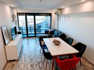 Тристаен апартамент АРТ ,Созопол