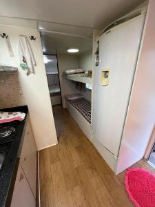 Trailer na beira da represa Rio Bonito