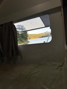 Trailer na beira da represa Rio Bonito