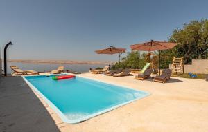Amazing Apartment In Baric Draga 