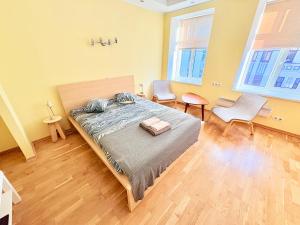 City Escape - Comfortable City Stays with Free Parking On Premises