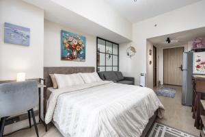 MY Modest Condo with Balcony near IT Park Cebu - Pool, Gym, Sauna