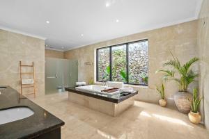 Oceanview 3BR Villa with Private Pool & Serenity