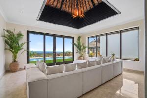 Oceanview 3BR Villa with Private Pool & Serenity