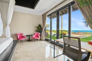 Oceanview 3BR Villa with Private Pool & Serenity