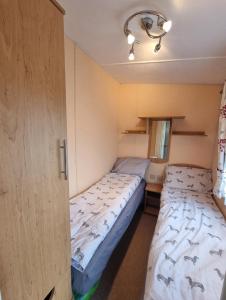 Thornwick bay Velvet Vale 80