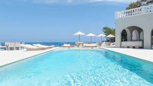 JAMES FCD75 - super exclusive seafront luxury villa in les Parcs de Saint Tropez