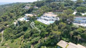JAMES FCD75 - super exclusive seafront luxury villa in les Parcs de Saint Tropez