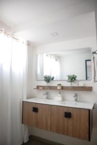 Salt Air & City Vibe Awaits! Just Minutes to Beach