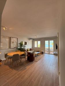 Amazing 2 BR Retreat with Kotor Bay View