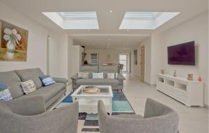 Maisons de vacances Amazing Home In Creances With Wifi : photos des chambres