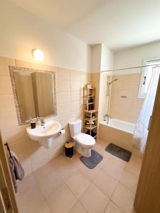 Sunny Pyla Escape with Pool, Tennis & Fast Wi-Fi