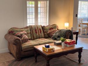 Cozy Mountain Retreat Near Lakes & Park City