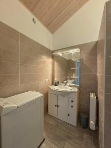 REDUCTIONS maison à 50m du port de pêche à partir de 70e nuit