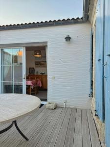 REDUCTIONS maison à 50m du port de pêche à partir de 70e nuit