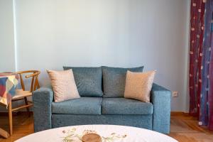 Central Spot 2-Bedroom Apt by ΜΡS