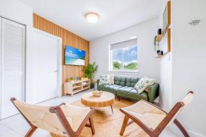 Prime Miami Retreat | Sleeps 12 | Parking, BBQ!