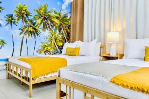 Beachy Living |Sleep 8 Best Location | BBQ & Patio