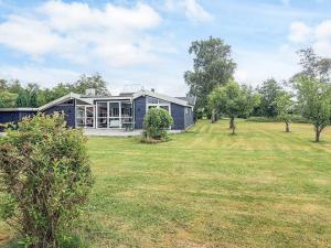 10 person holiday home in Storvorde-By Traum