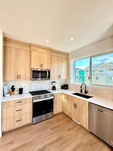 New 3-Bedroom Home Near YEG Airport With Parking