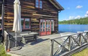 Lovely Home In Gränna With Lake View