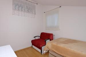 Apartments by the sea Punat, Krk - 5328