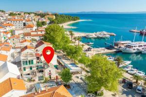 Apartments by the sea Baska Voda, Makarska - 12714 - 3hvězdičkové hotely ve městě Baška Voda