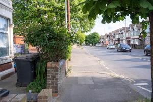 Botanica convenient centre Stay free parking