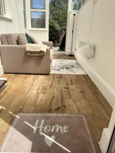 Botanica convenient centre Stay free parking