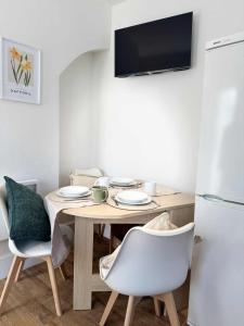 Botanica convenient centre Stay free parking