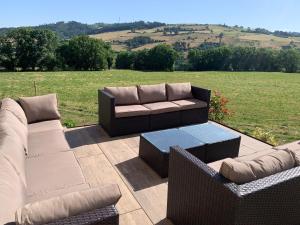 Gîte rénové campagne chic, 6 chambres pour 13 pers., jardin, terrasse, Haute-Loire - FR-1-582-527