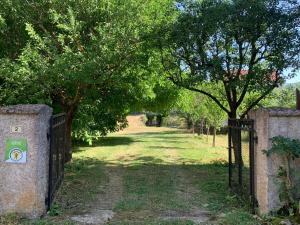 Gîte rénové campagne chic, 6 chambres pour 13 pers., jardin, terrasse, Haute-Loire - FR-1-582-527