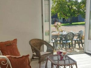 Maisons de vacances Gite pittoresque avec nature, Wi-Fi, BBQ et terrasse privee - FR-1-581-113 : photos des chambres