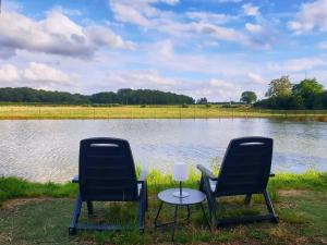 Maisons de vacances Gite pittoresque avec nature, Wi-Fi, BBQ et terrasse privee - FR-1-581-113 : photos des chambres