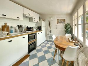 Apartment with private garden and sea view - Ideal for 3 to 7 people