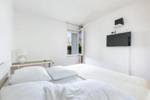 Apartments with parking space Split - 24426