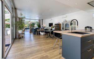 Maisons de vacances Stunning Home In Meschers-Sur-Gironde : photos des chambres