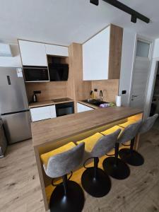 Apartments with WiFi Slavonski Brod, Slavonija - 24649