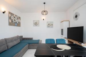 Apartments with parking space Zadar - 24646