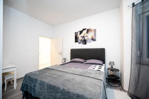 Apartments with parking space Zadar - 24646