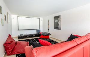 Maisons de vacances Gorgeous Home In Les Adrets-De-L-estere : photos des chambres