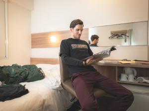 Super Hotel JR Shin-Osaka Higashiguchi