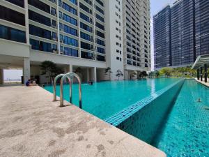 Trefoil Setia Alam Link to Setia City Mall Studio 2-4Pax