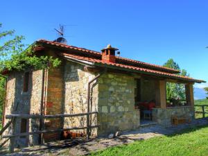 Warm Holiday Home in Ortignano Italy with Swimming Pool