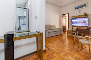 Copacabana de Frente a Praia: Básico e Funcional