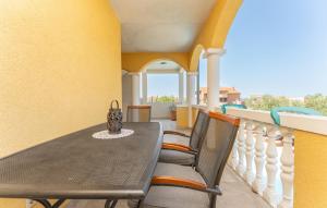 Beautiful Apartment In Pakostane