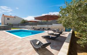 Cozy Home In Kastel Sucurac With Sauna