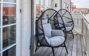 Cozy Apartment In Blokhus With Wifi