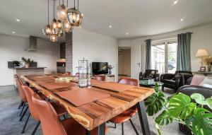 Gorgeous Home In Cadzand With Wifi